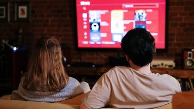 Popüler bir dizi, iddialı bir