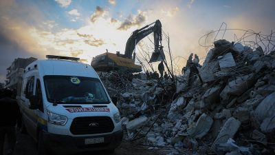 Suriye'de meydana gelen depremde 26