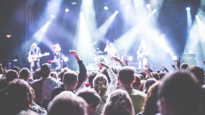 Ünlü sanatçı, unutulmaz bir konser
